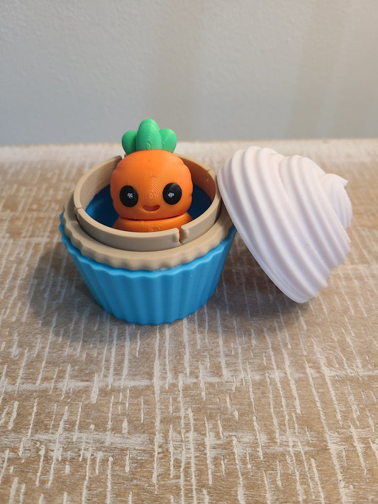 Cupcake Container w/ Pocket Pet